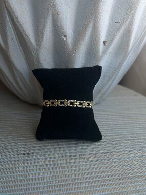 Gold pavé horseshoe Link Chain Bracelet